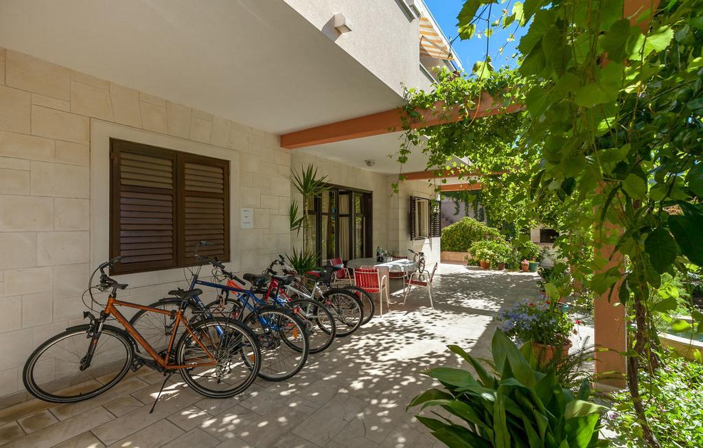 Apartments And Rooms Dobrila Jelsa  Ngoại thất bức ảnh