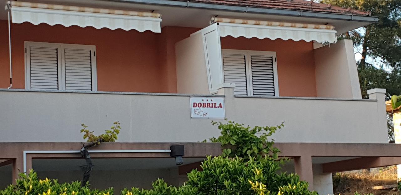 Apartments And Rooms Dobrila Jelsa  Ngoại thất bức ảnh
