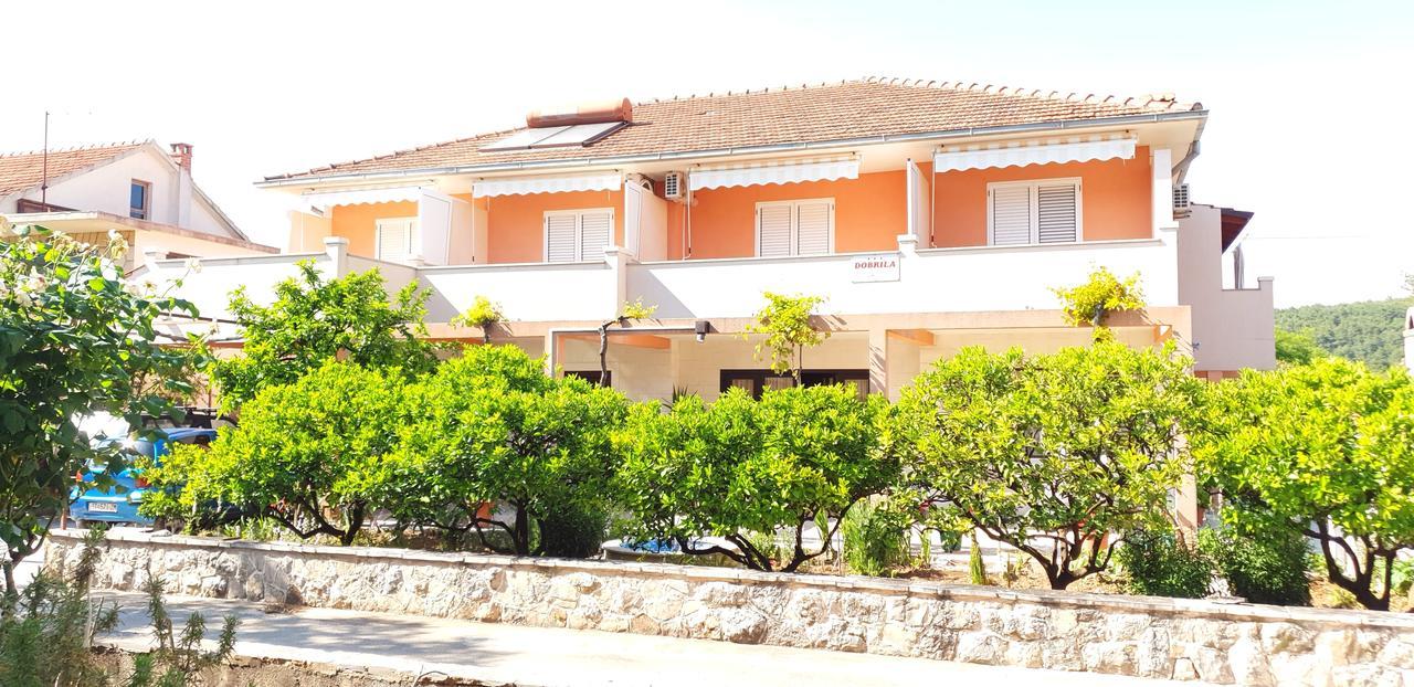 Apartments And Rooms Dobrila Jelsa  Ngoại thất bức ảnh