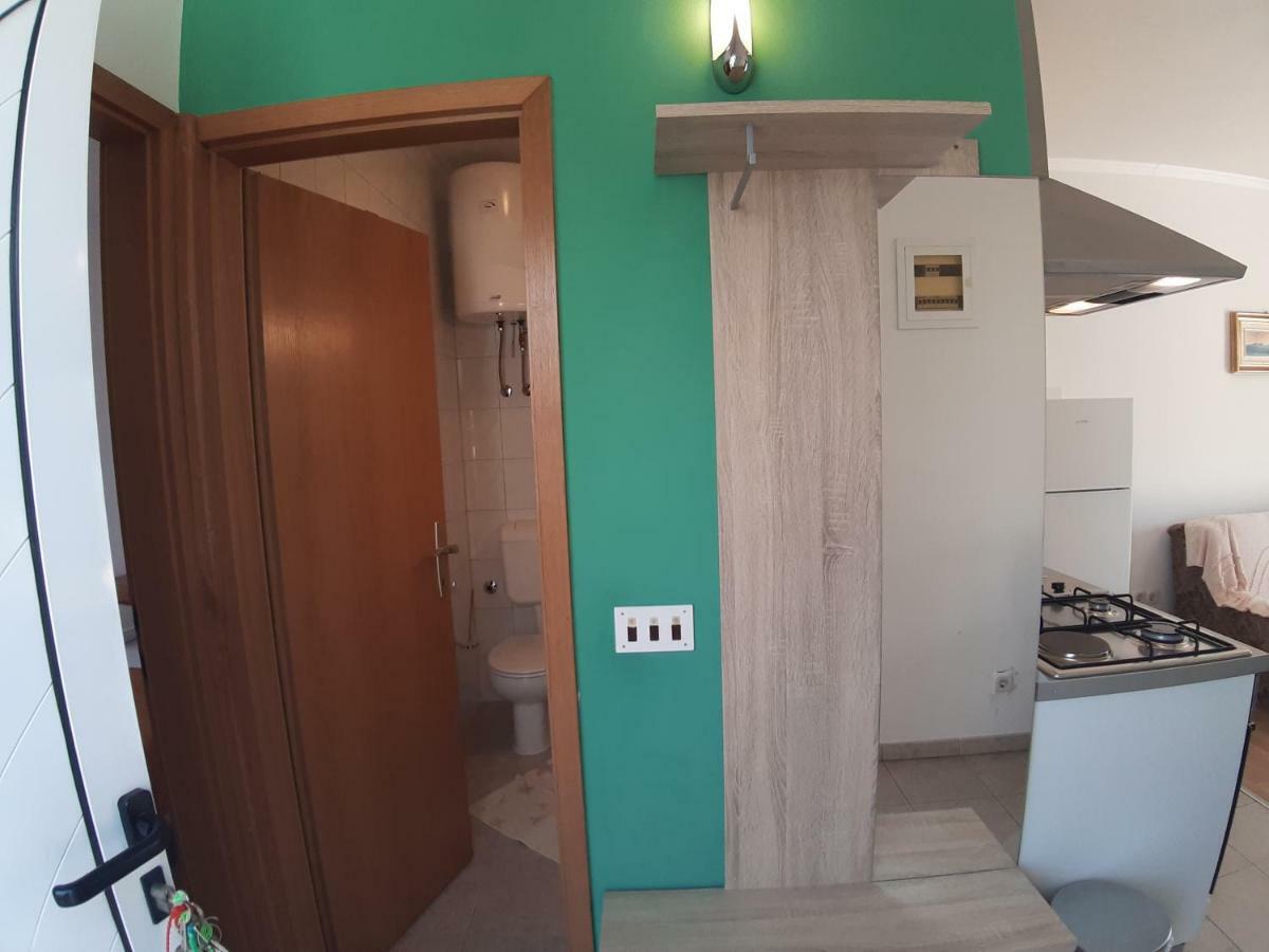 Apartments And Rooms Dobrila Jelsa  Ngoại thất bức ảnh
