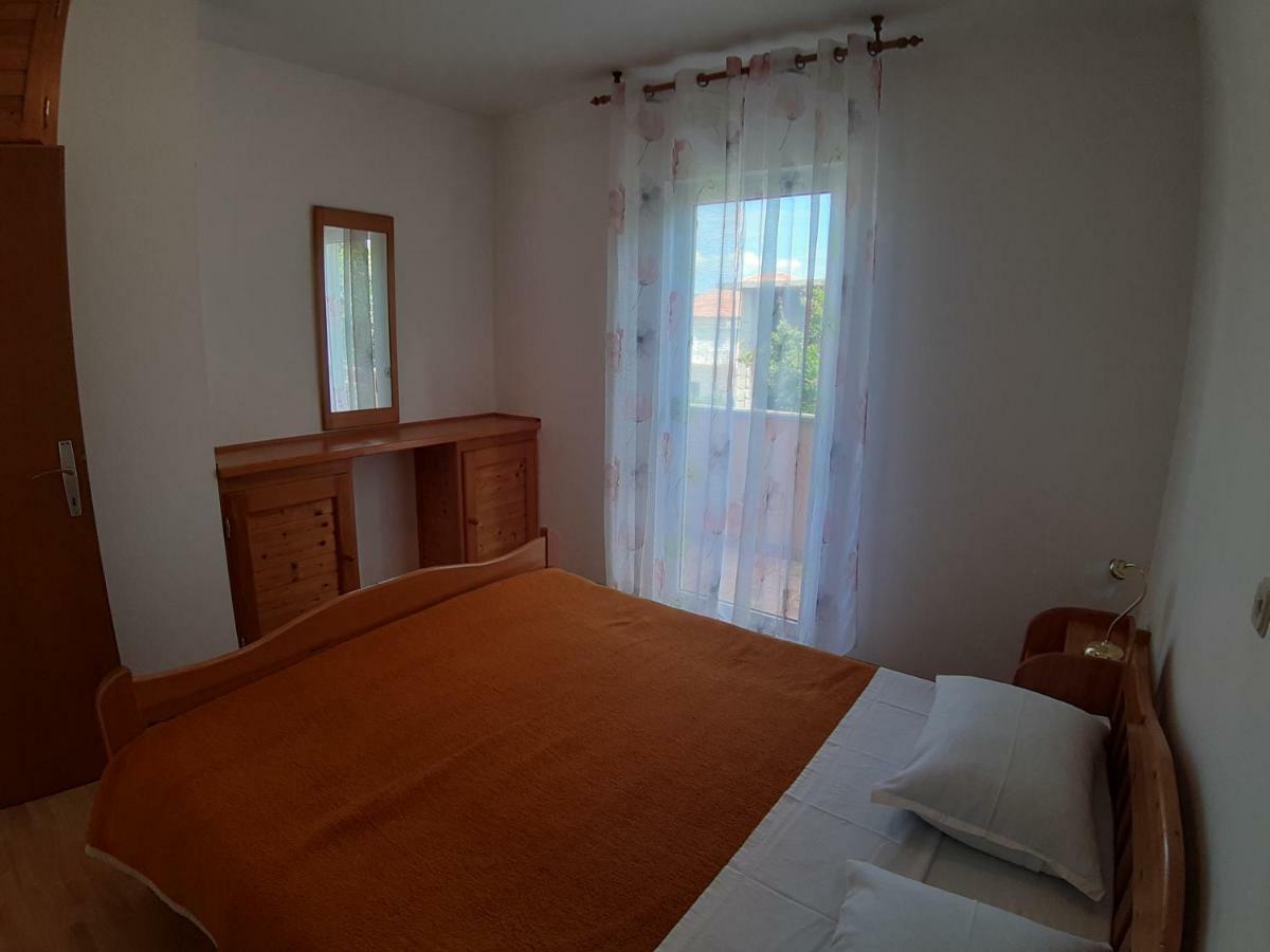 Apartments And Rooms Dobrila Jelsa  Ngoại thất bức ảnh